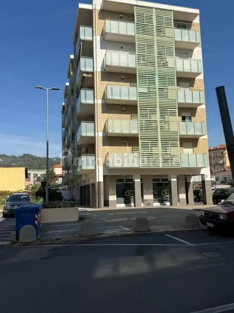 Appartamento in affitto a Imperia