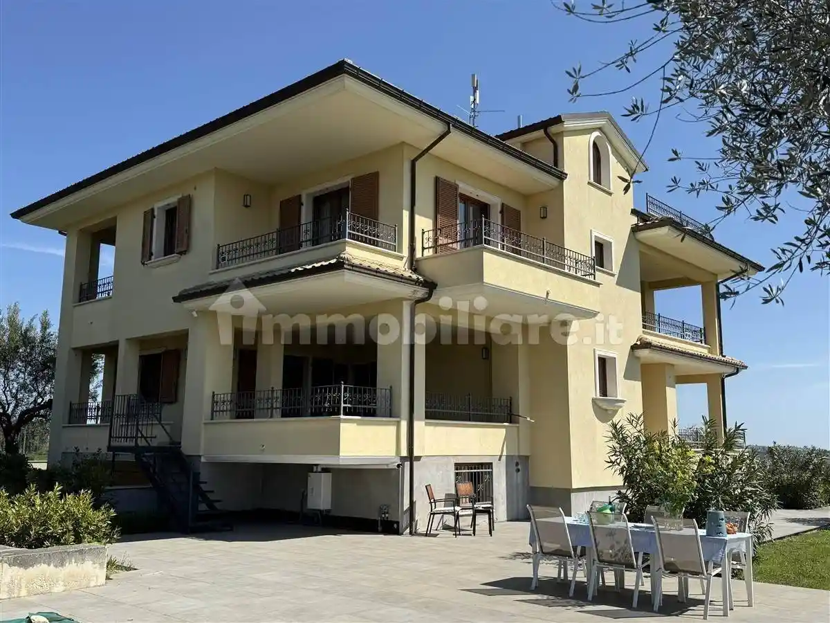 Villa in vendita a Sant'Egidio alla Vibrata