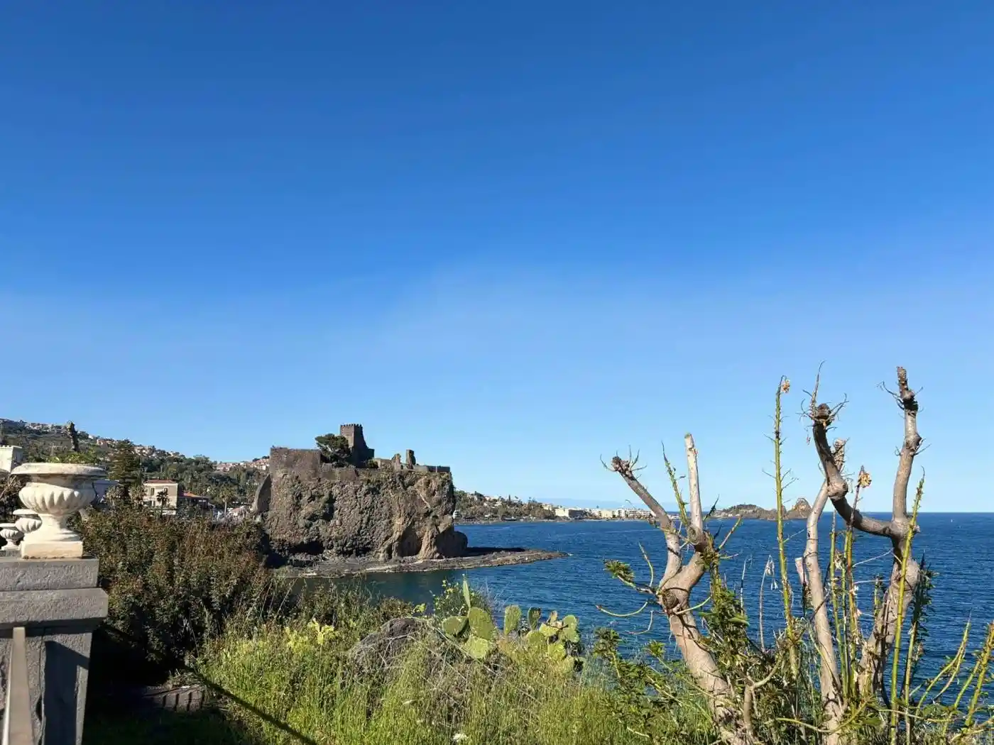 Appartamento in vendita a Aci Castello