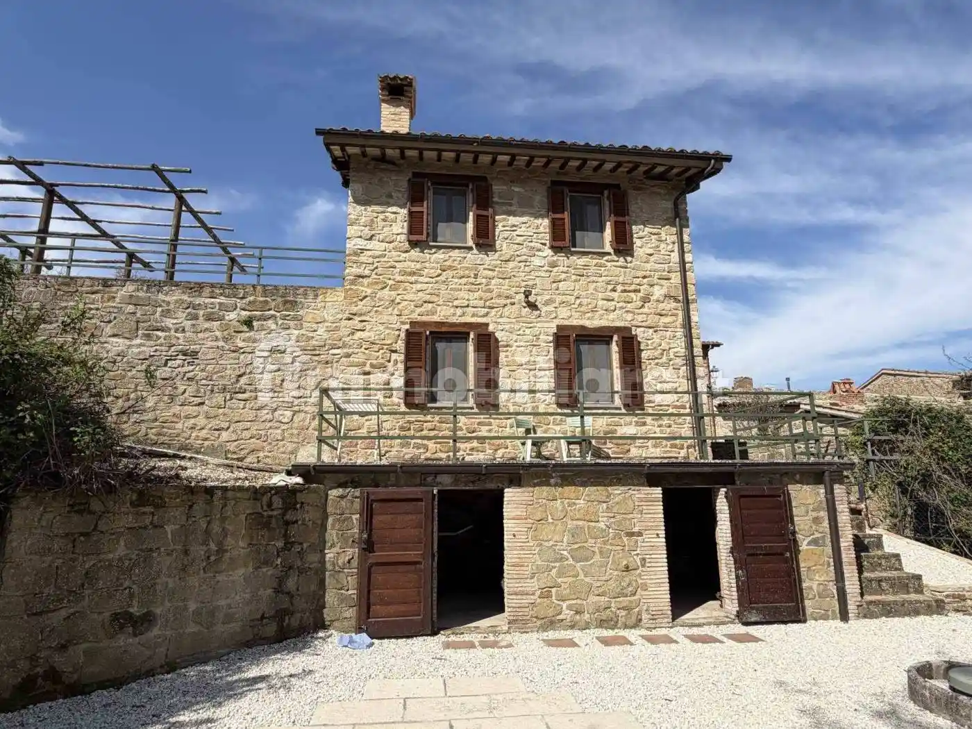 Casa indipendente in vendita a Valfornace