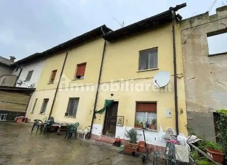 Casa indipendente in vendita a Chignolo Po