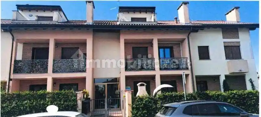 Casa indipendente in vendita a Castiraga Vidardo