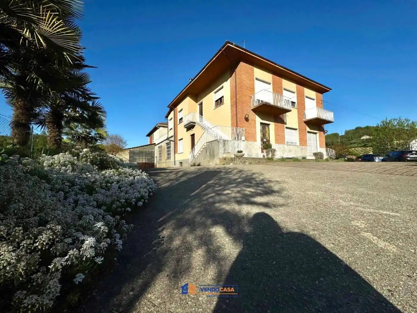 Villa in vendita a Mombercelli