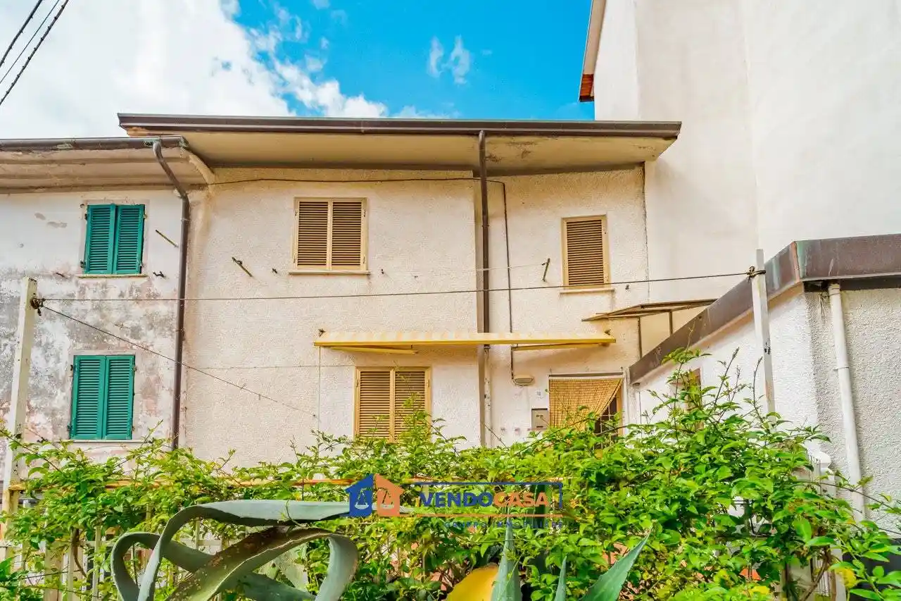 Casa indipendente in vendita a Massa