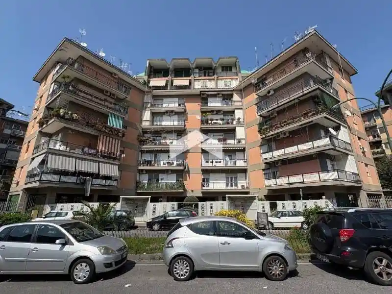 Appartamento in vendita a Napoli