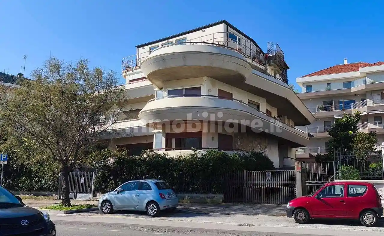 Palazzo - Edificio in vendita a Pescara