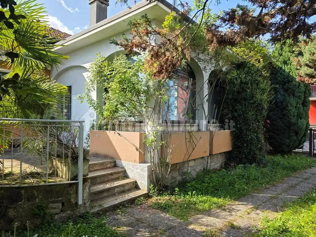 Villa in vendita a Omegna