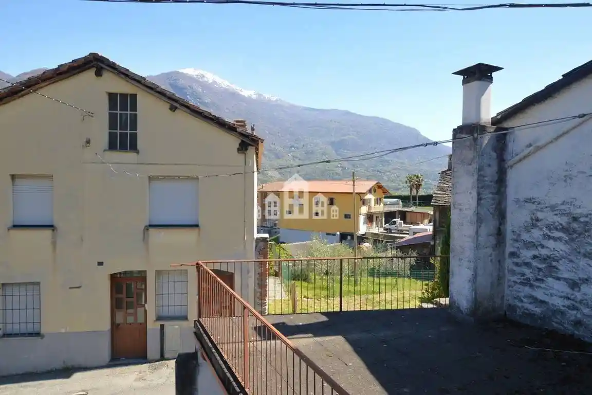 Casa indipendente in vendita a Quincinetto