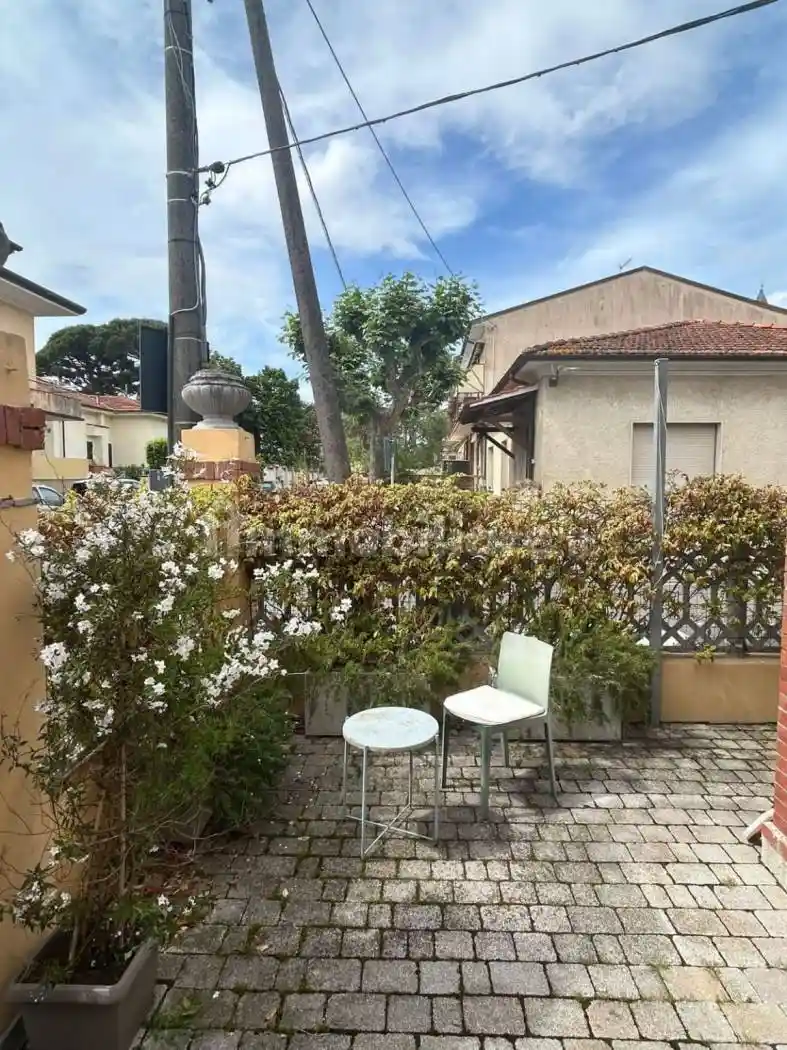 Casa indipendente in affitto a Pietrasanta
