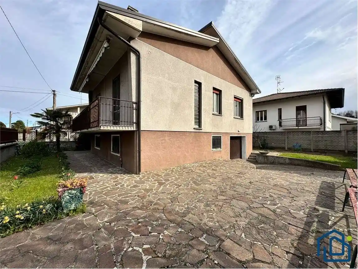 Villa in vendita a Castano Primo