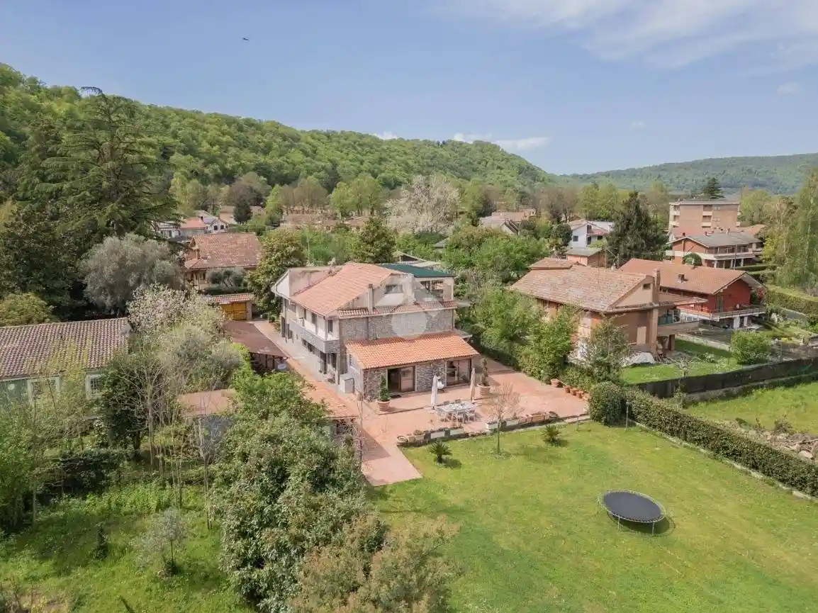 Villa in vendita a Ronciglione