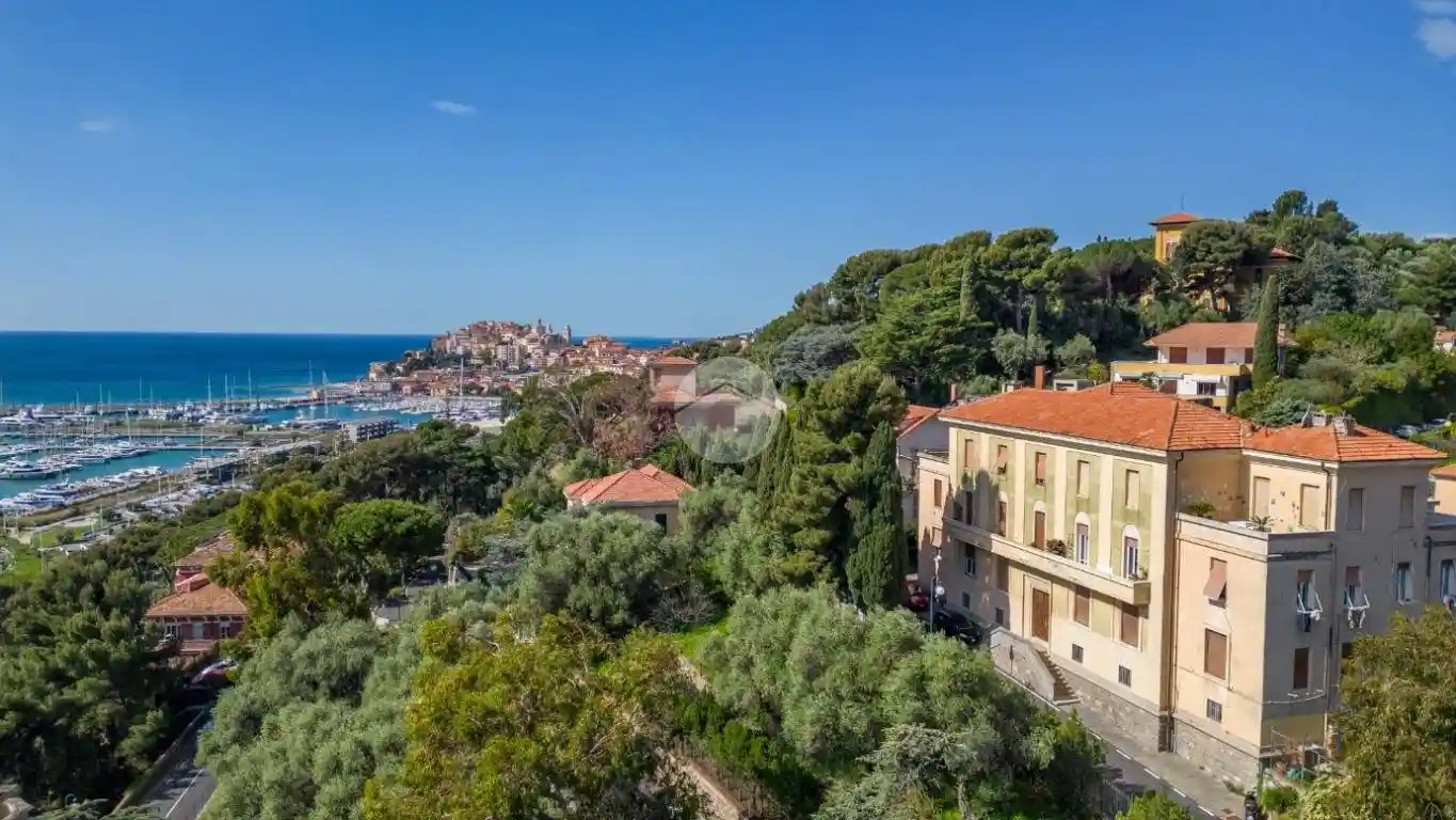 Appartamento in vendita a Imperia