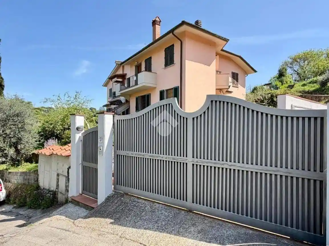 Appartamento in vendita a Lastra a Signa