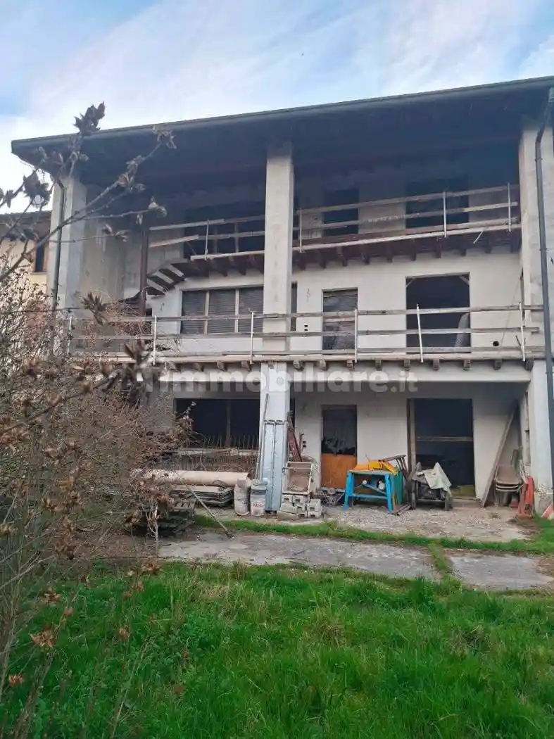 Rustico - Casale in vendita a Romano di Lombardia