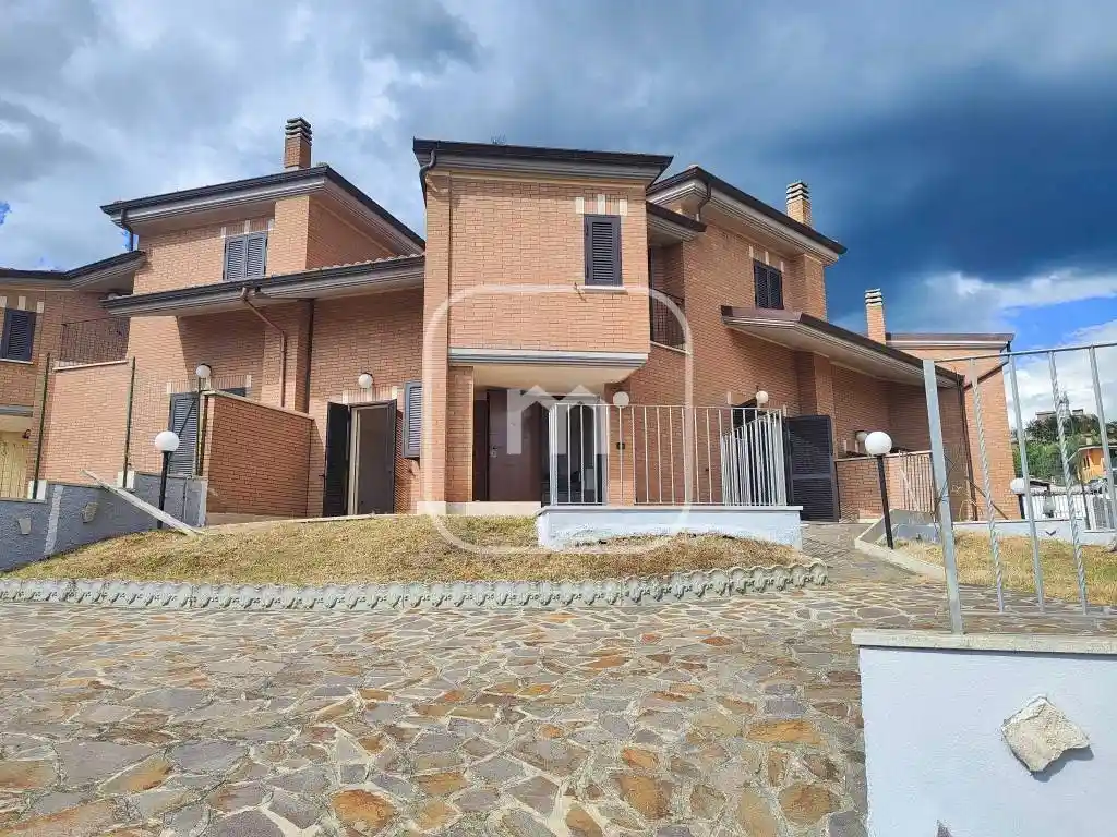 Villetta a schiera in vendita a Albano Laziale