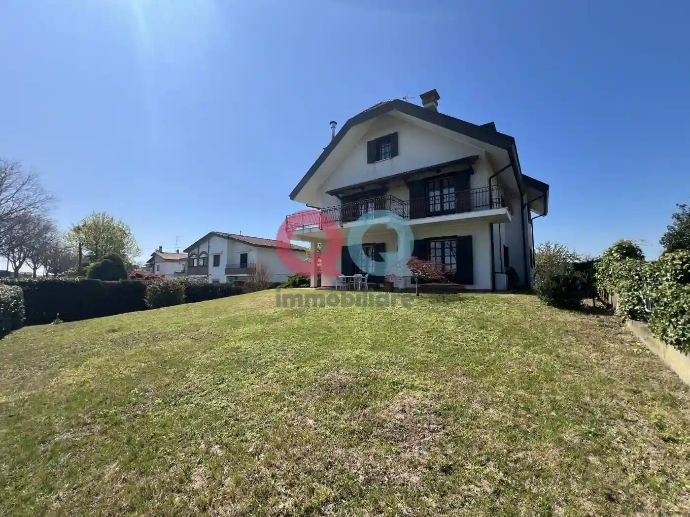 Villa - foto 2
