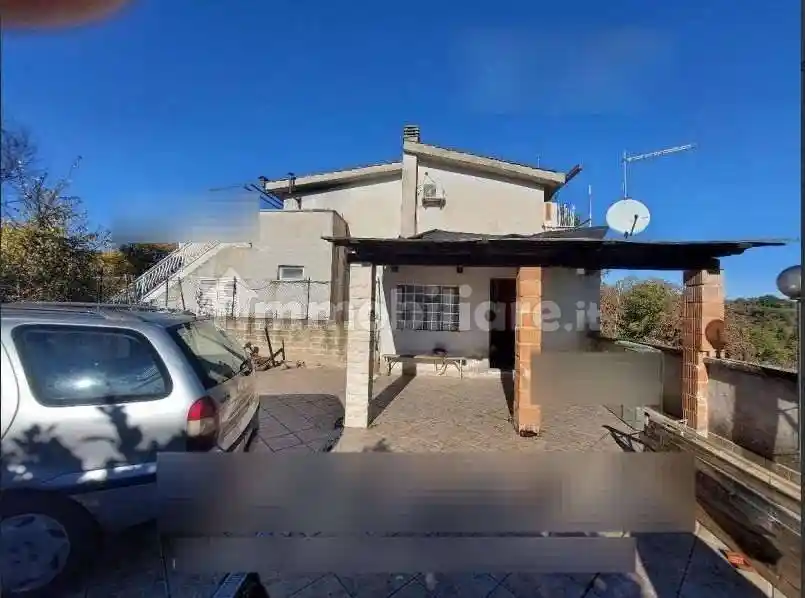 Casa indipendente in vendita a Roma
