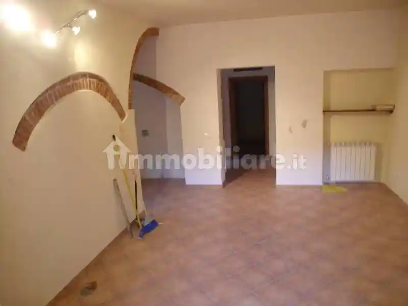 Appartamento in vendita a Capraia e Limite