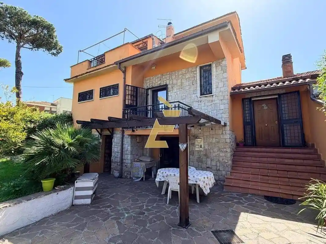Villa in vendita a Anzio