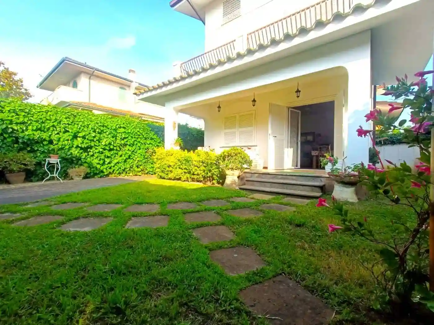 Villa - foto 2