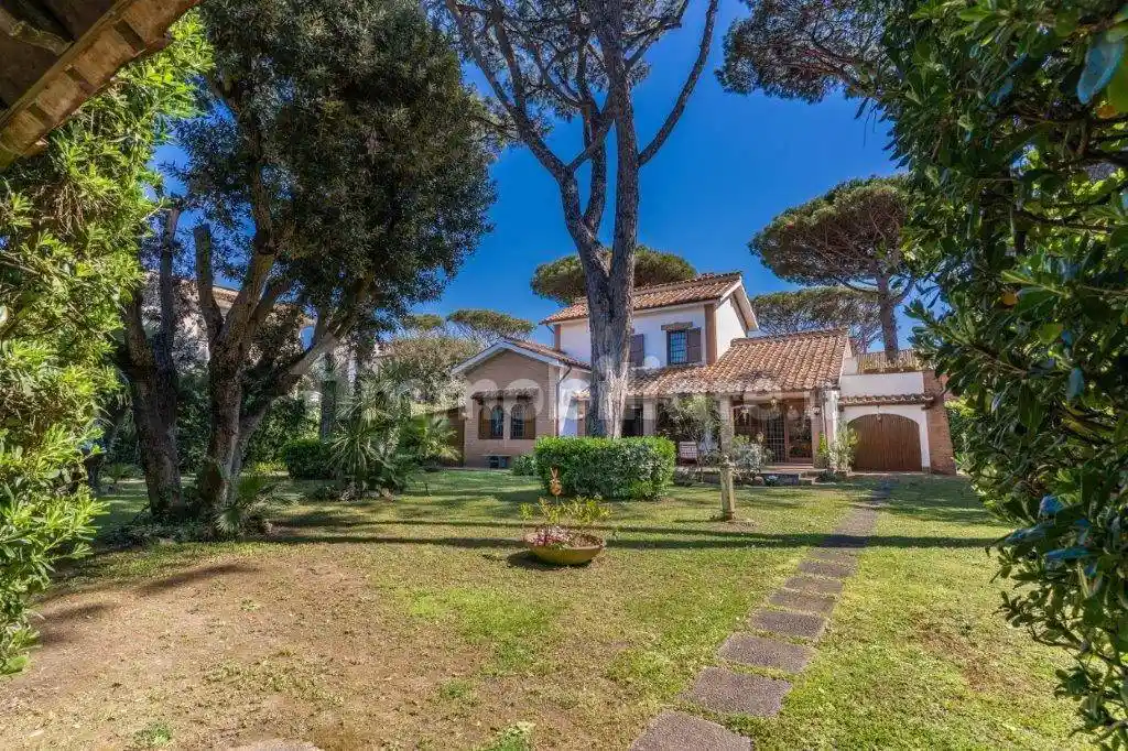 Villa in affitto a Fiumicino