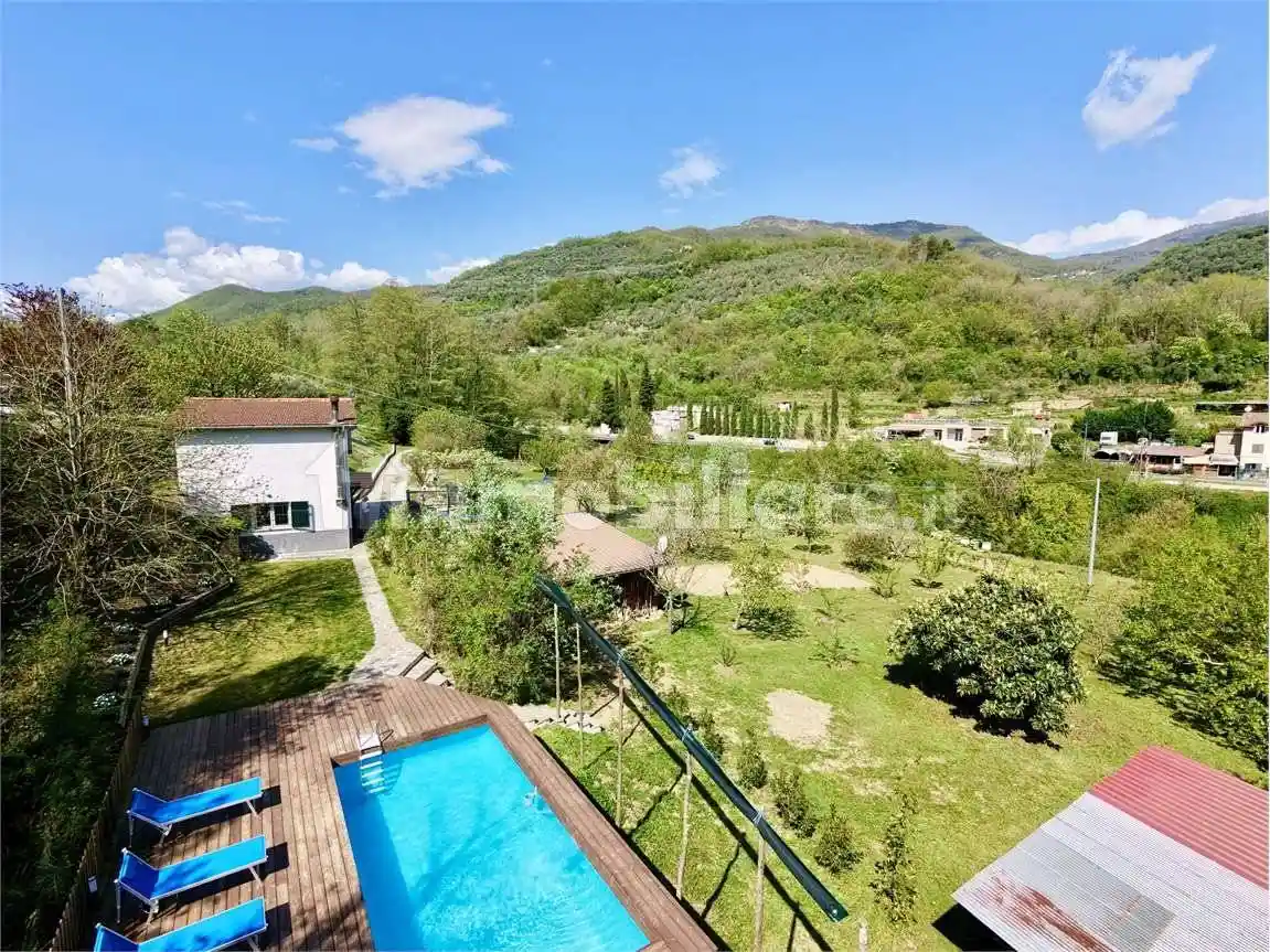 Villa in vendita a Vessalico