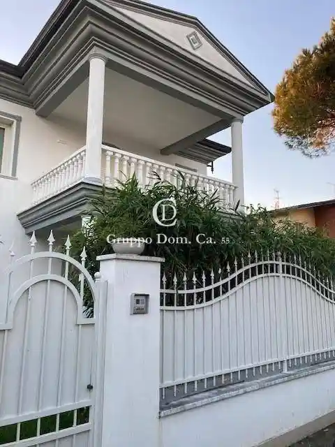 Villa in vendita a Forte dei Marmi