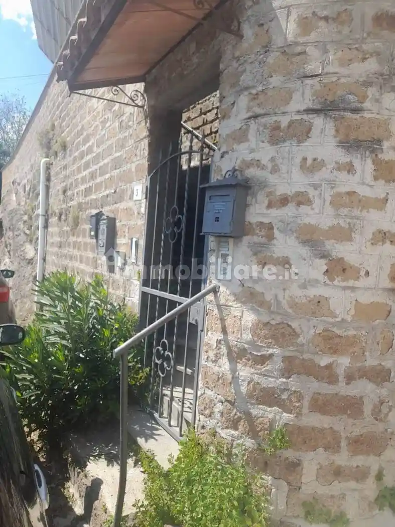 Appartamento in vendita a Caprarola