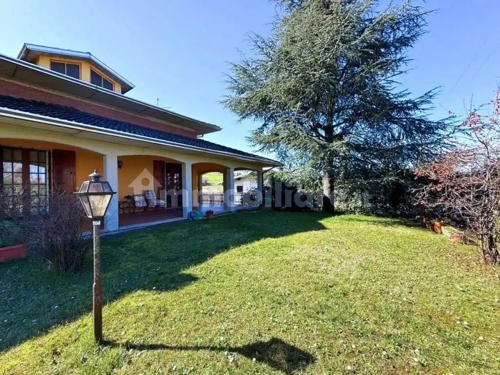 Villa in vendita a Lesignano de' Bagni
