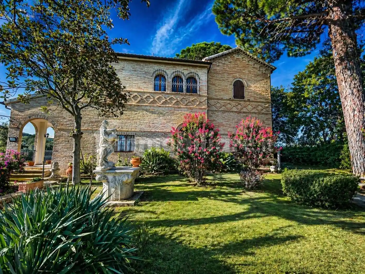 Villa in vendita a Osimo