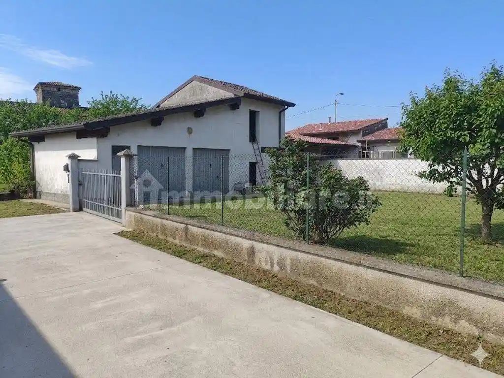Casa indipendente in vendita a Fiesse