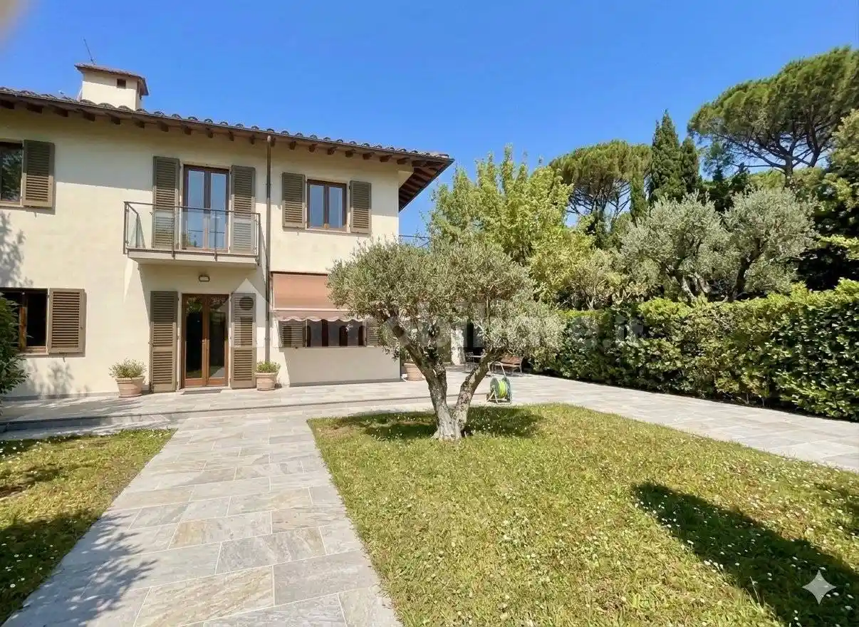 Villa in vendita a Forte dei Marmi