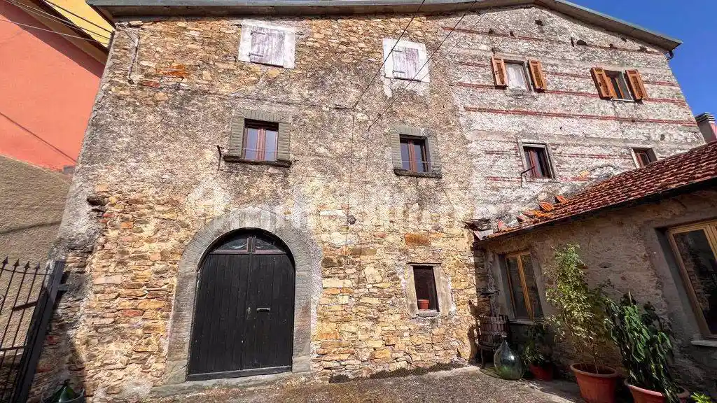 Rustico - Casale in vendita a Fivizzano