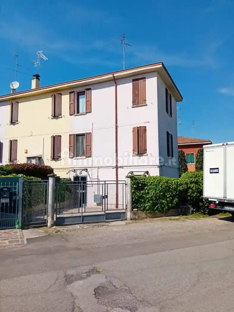 Casa indipendente in affitto a Carpi