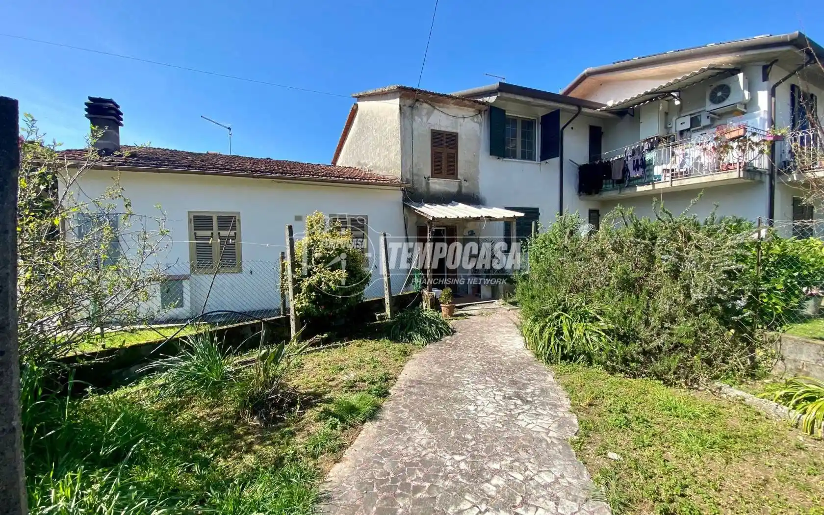 Casa indipendente in vendita a Massa