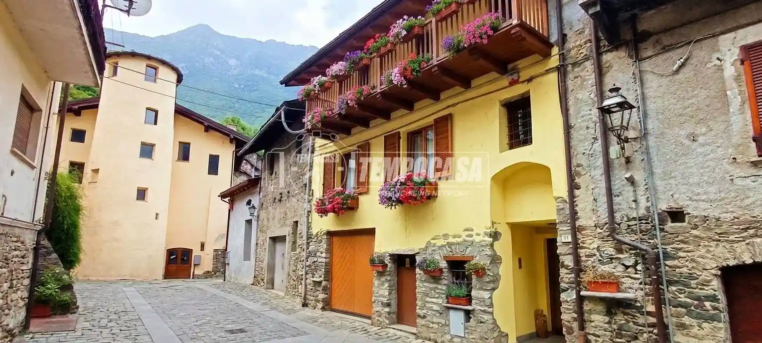 Casa indipendente in vendita a Donnas