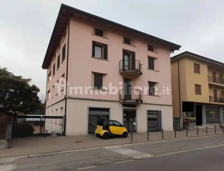 Appartamento in vendita a Merone