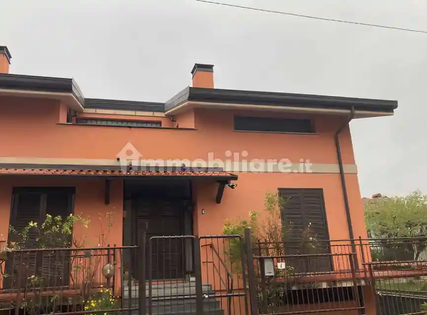 Appartamento in vendita a Valmadrera
