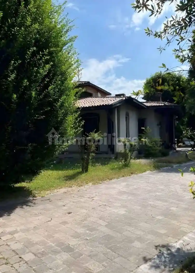 Villa in vendita a Airuno
