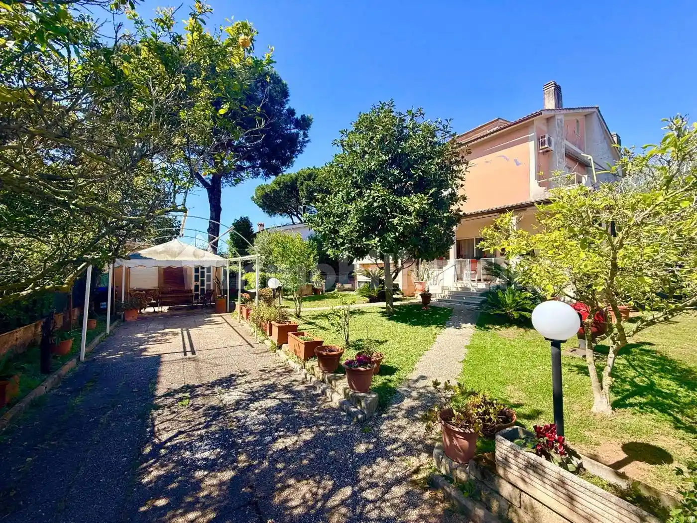 Villa in vendita a Nettuno