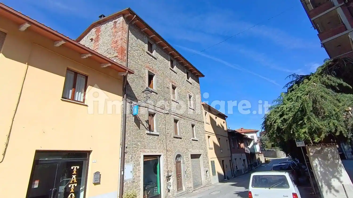 Palazzo - Edificio in vendita a Tuoro sul Trasimeno