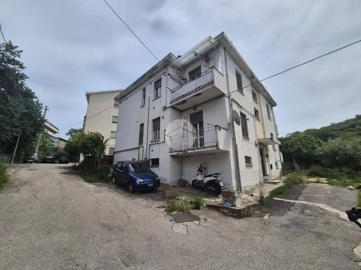 Appartamento in vendita a Cappelle sul Tavo