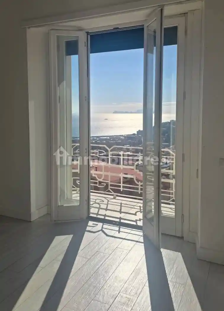 Appartamento in vendita a Napoli