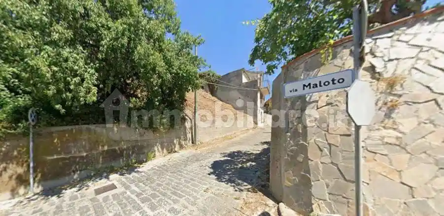 Appartamento in vendita a Valdina