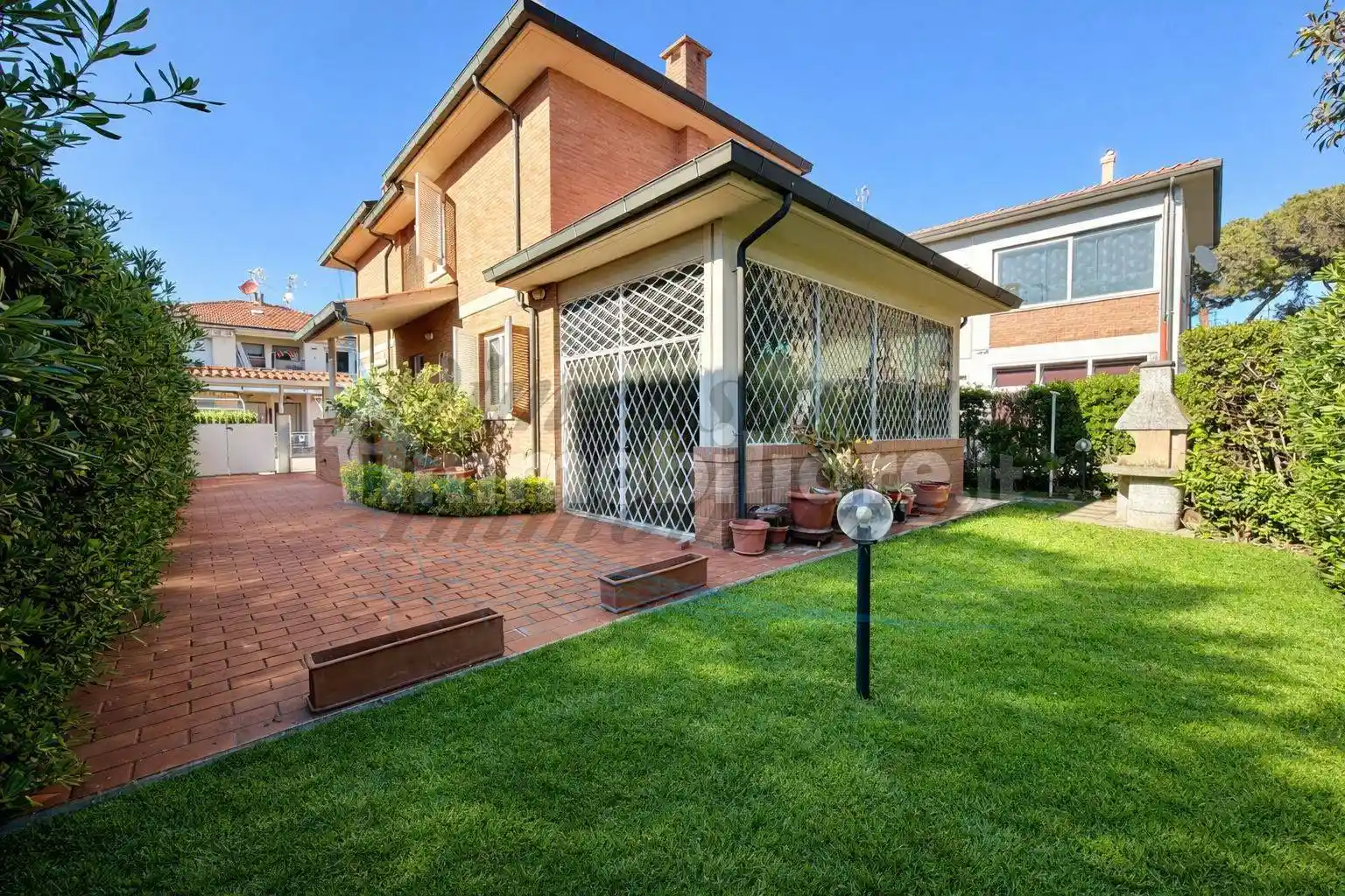 Villa in vendita a Cecina