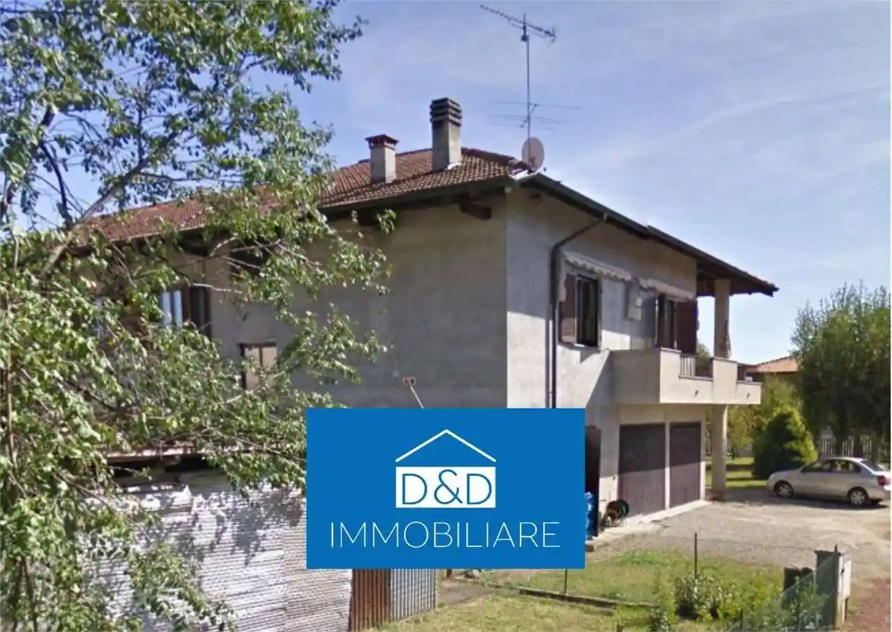 Villetta a schiera in vendita a Borgomanero