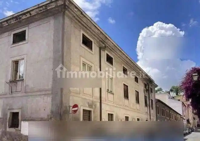 Palazzo - Stabile in vendita a Roma