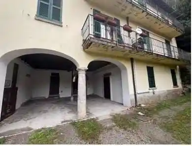 Appartamento in vendita a Asso