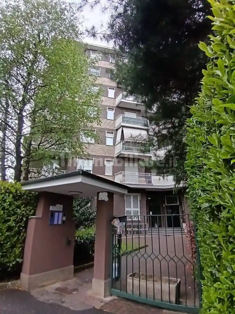 Appartamento in vendita a Garbagnate Milanese