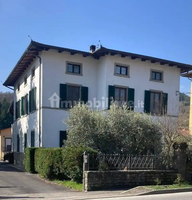 Villa in vendita a Pratovecchio e Stia